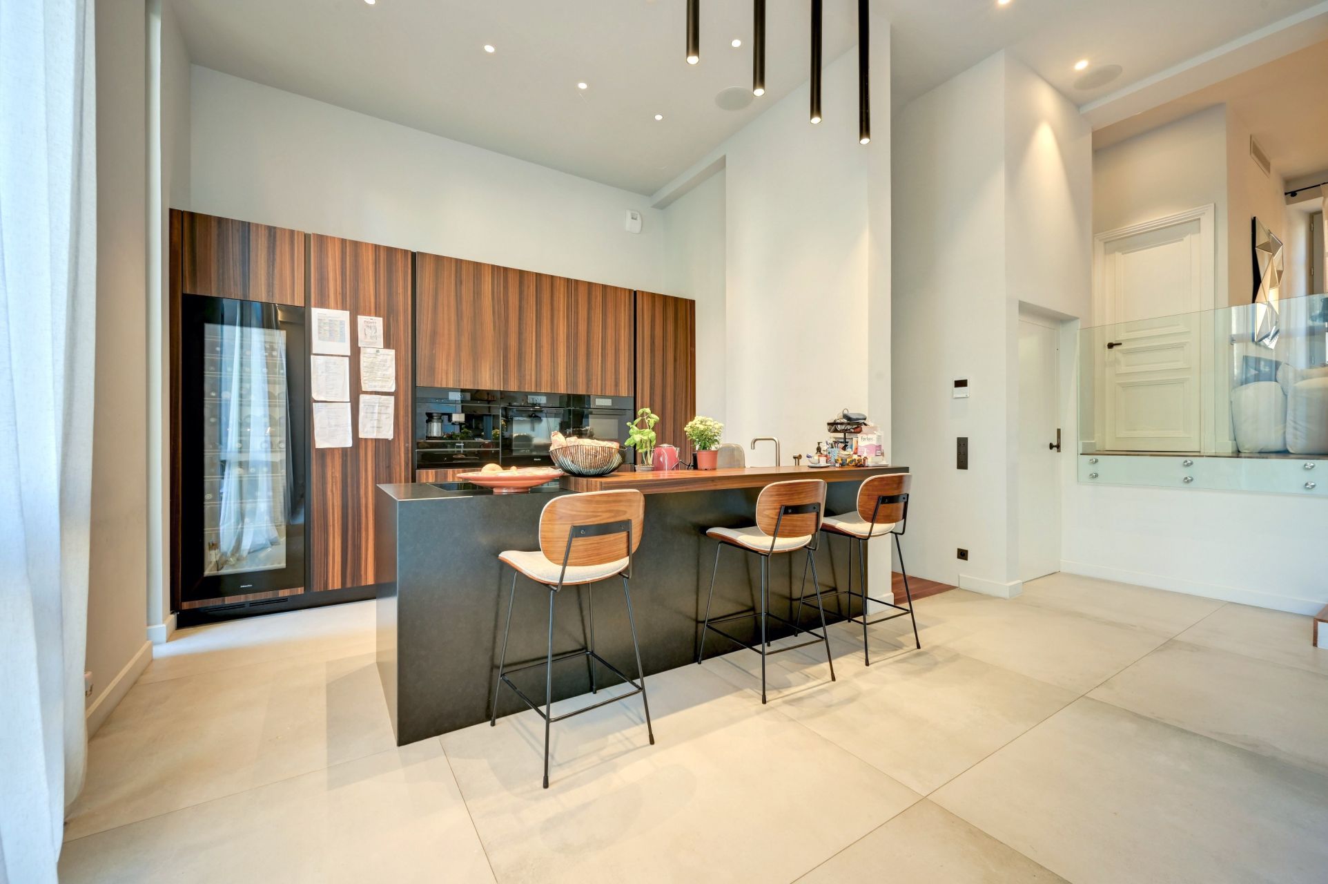 house 8 Rooms for sale on AIX EN PROVENCE (13100)