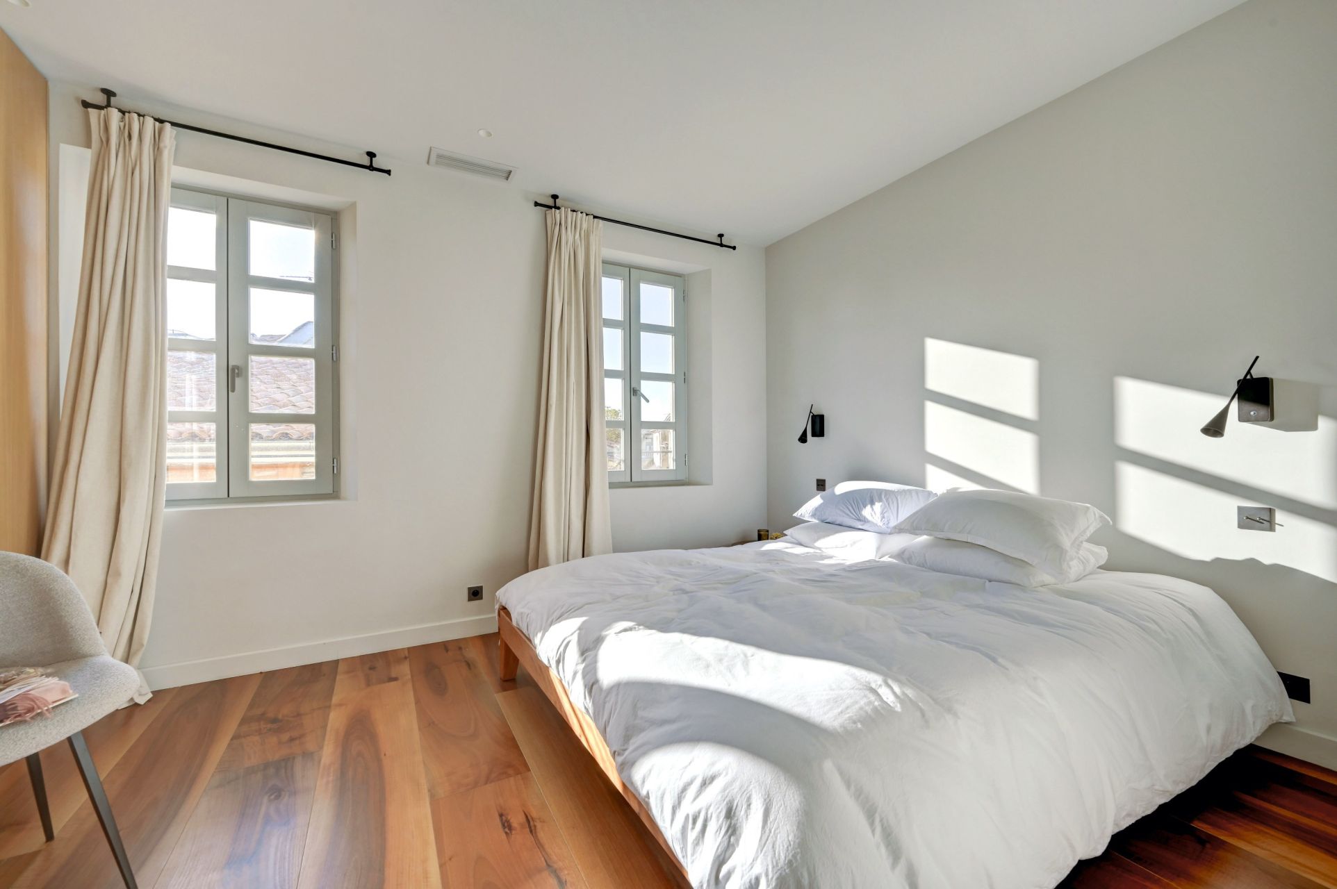 house 8 Rooms for sale on AIX EN PROVENCE (13100)