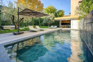 house 8 Rooms for sale on AIX EN PROVENCE (13100)
