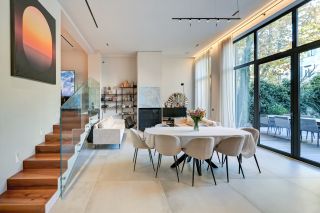 house 8 Rooms for sale on AIX EN PROVENCE (13100)