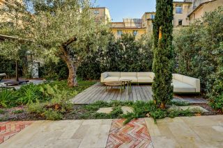 house 8 Rooms for sale on AIX EN PROVENCE (13100)