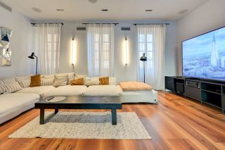 house 8 Rooms for sale on AIX EN PROVENCE (13100)