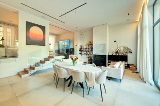 house 8 Rooms for sale on AIX EN PROVENCE (13100)