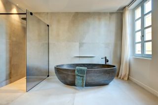 house 8 Rooms for sale on AIX EN PROVENCE (13100)