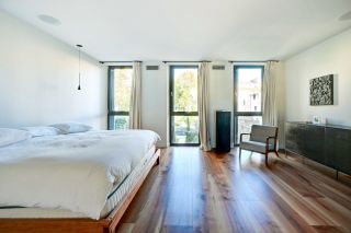 house 8 Rooms for sale on AIX EN PROVENCE (13100)