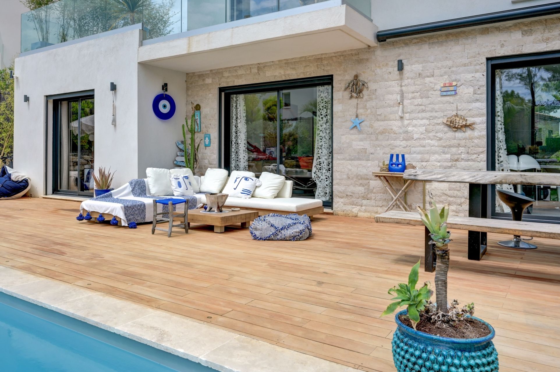 house 6 Rooms for sale on AIX EN PROVENCE (13100)