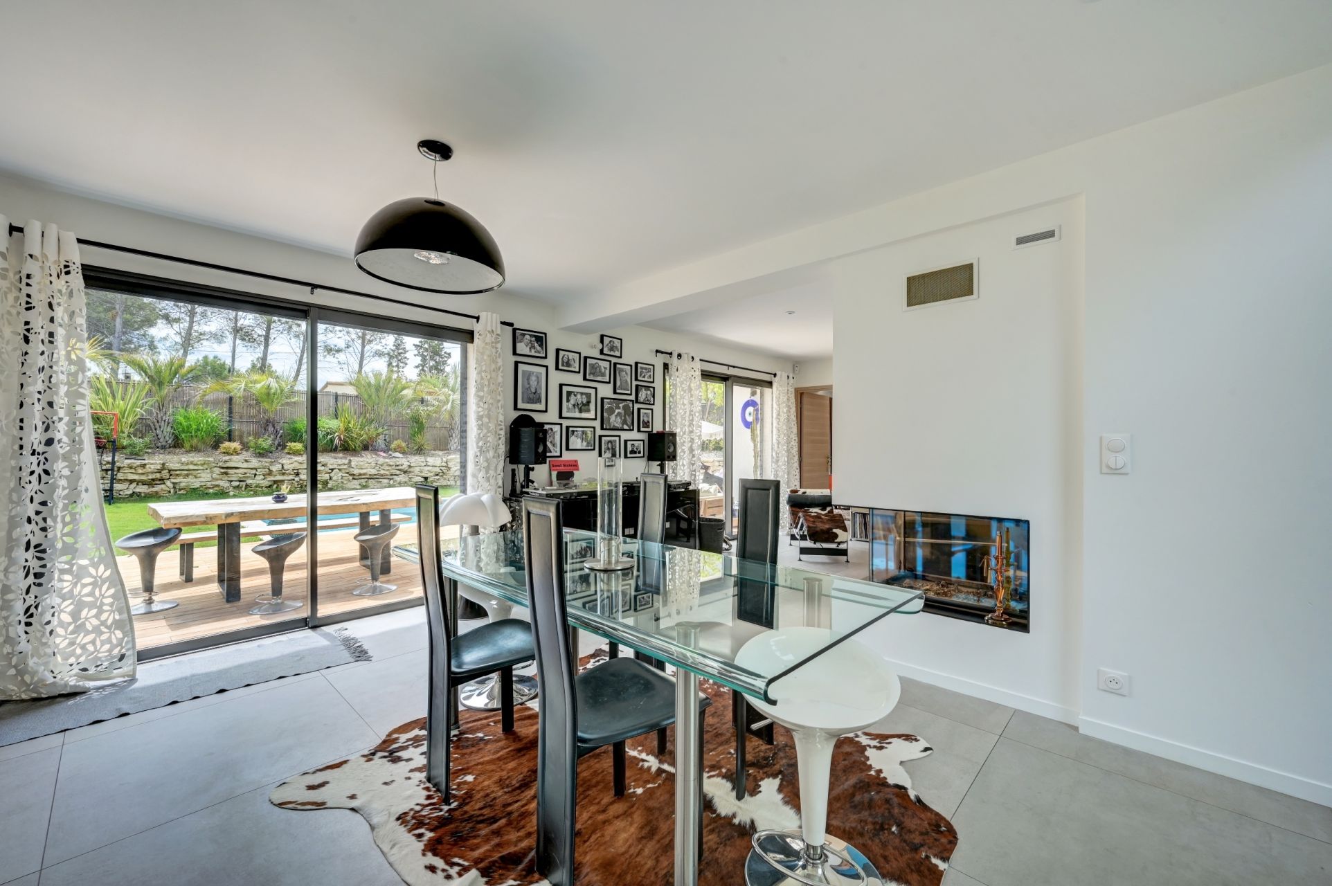 house 6 Rooms for sale on AIX EN PROVENCE (13100)