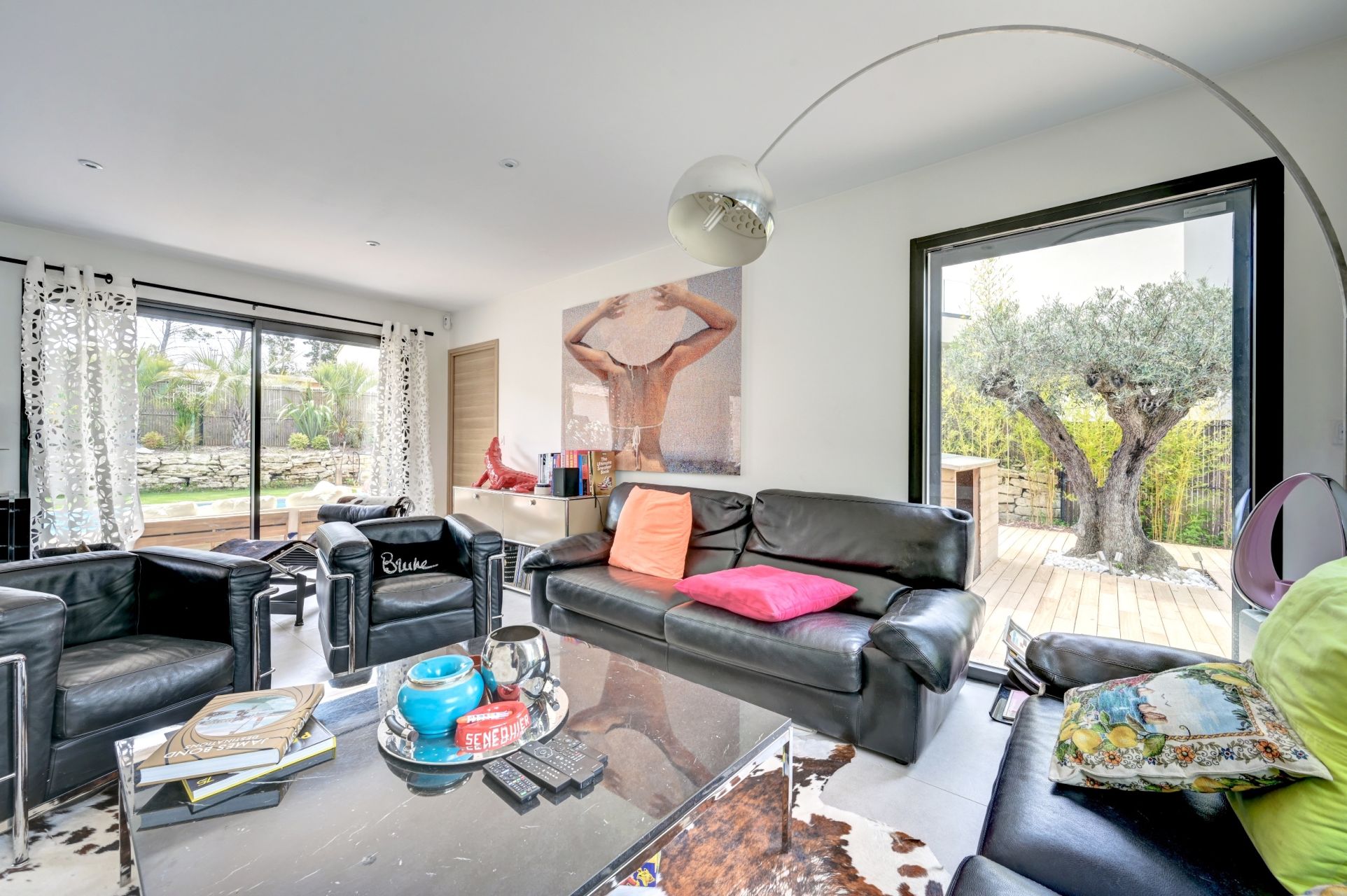 house 6 Rooms for sale on AIX EN PROVENCE (13100)