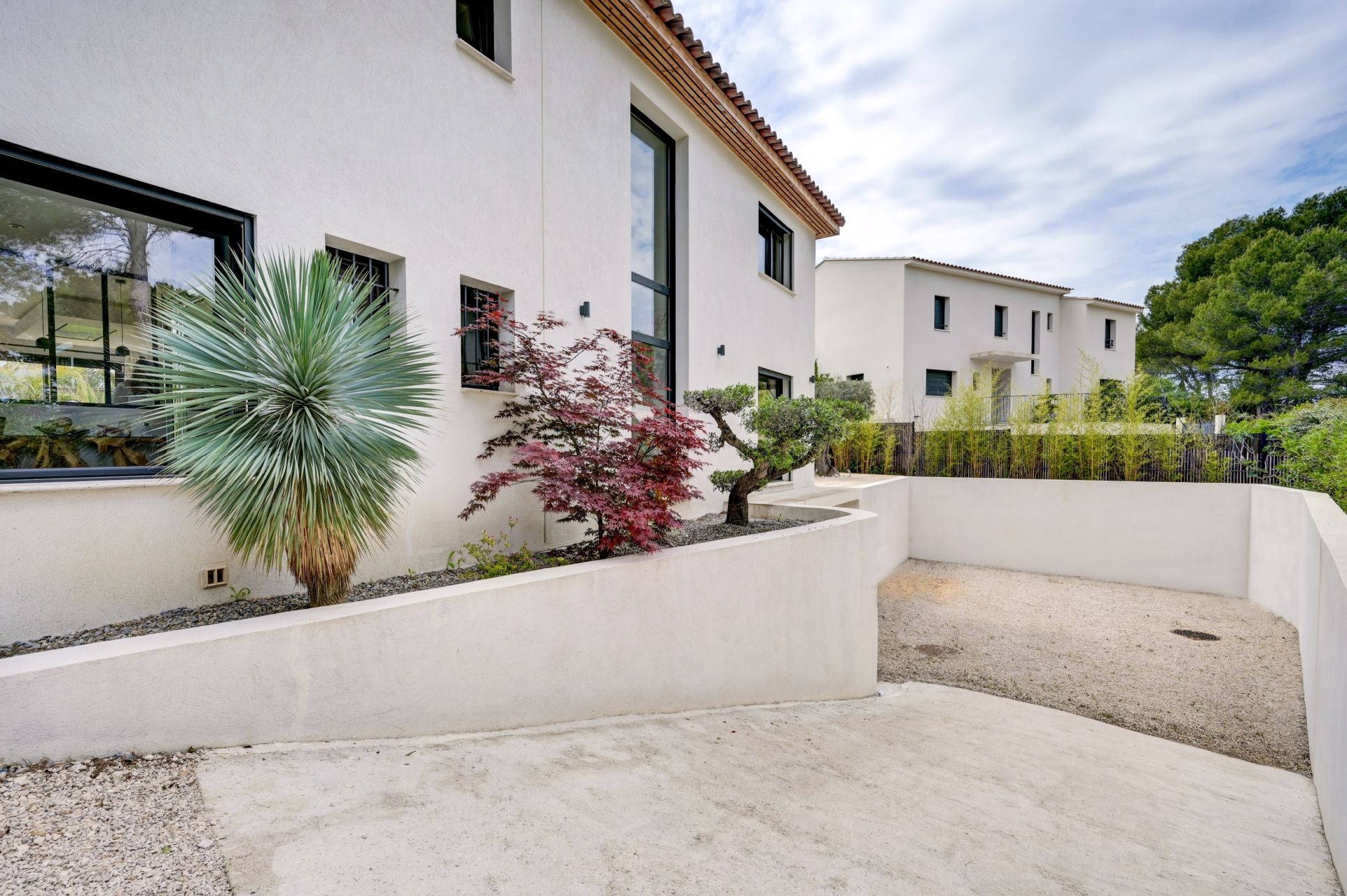 house 6 Rooms for sale on AIX EN PROVENCE (13100)