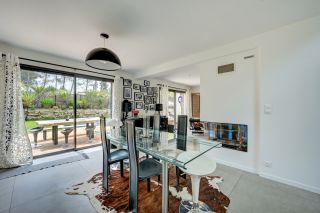 house 6 Rooms for sale on AIX EN PROVENCE (13100)