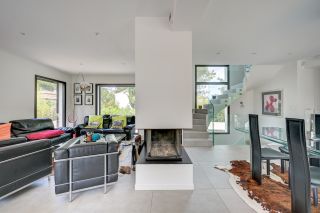 house 6 Rooms for sale on AIX EN PROVENCE (13100)