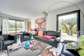 house 6 Rooms for sale on AIX EN PROVENCE (13100)