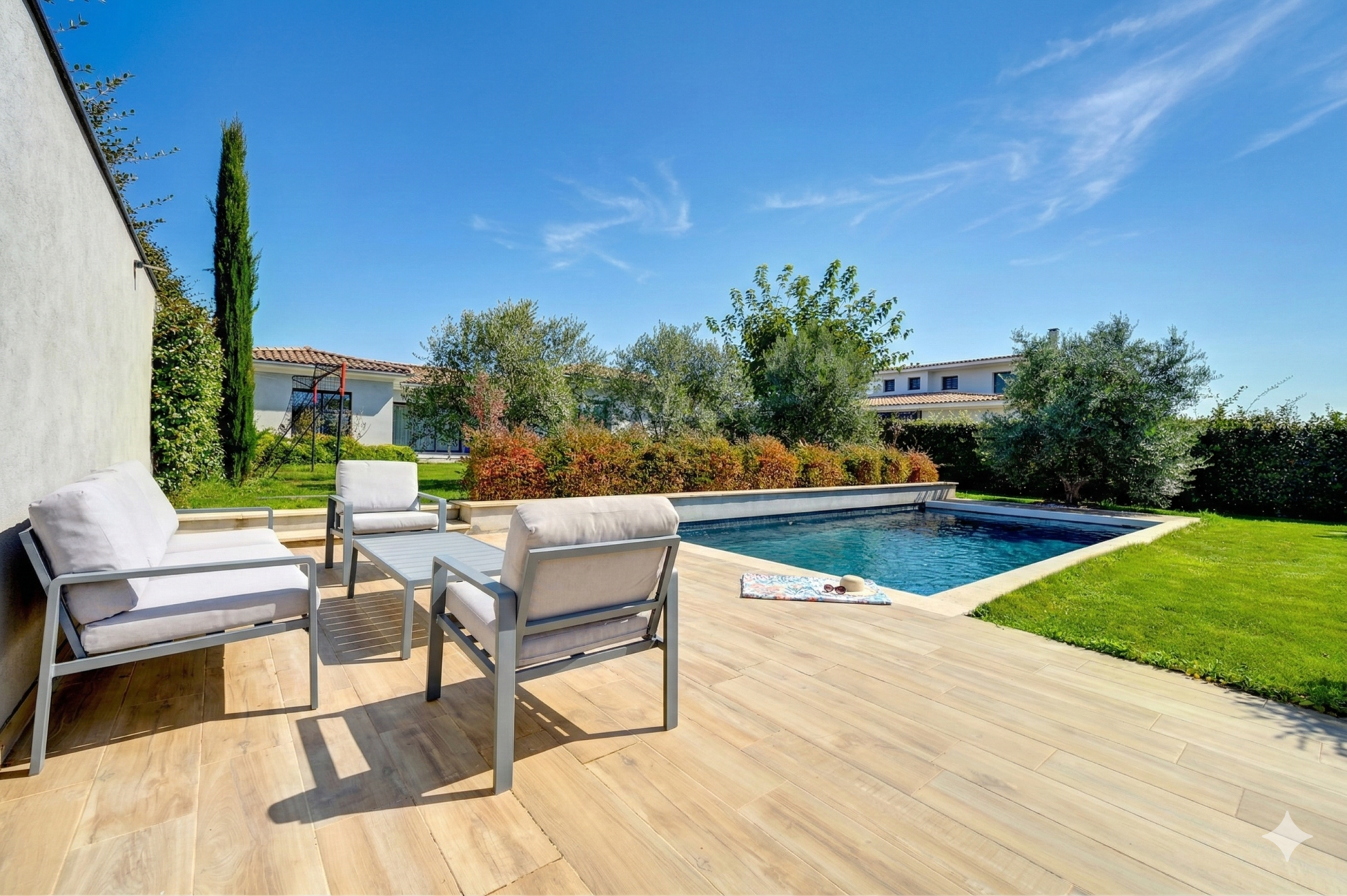 house 5 Rooms for sale on AIX EN PROVENCE (13100)
