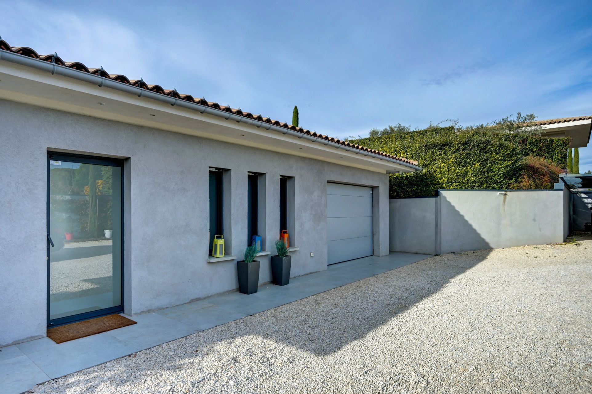 house 5 Rooms for sale on EGUILLES (13510)