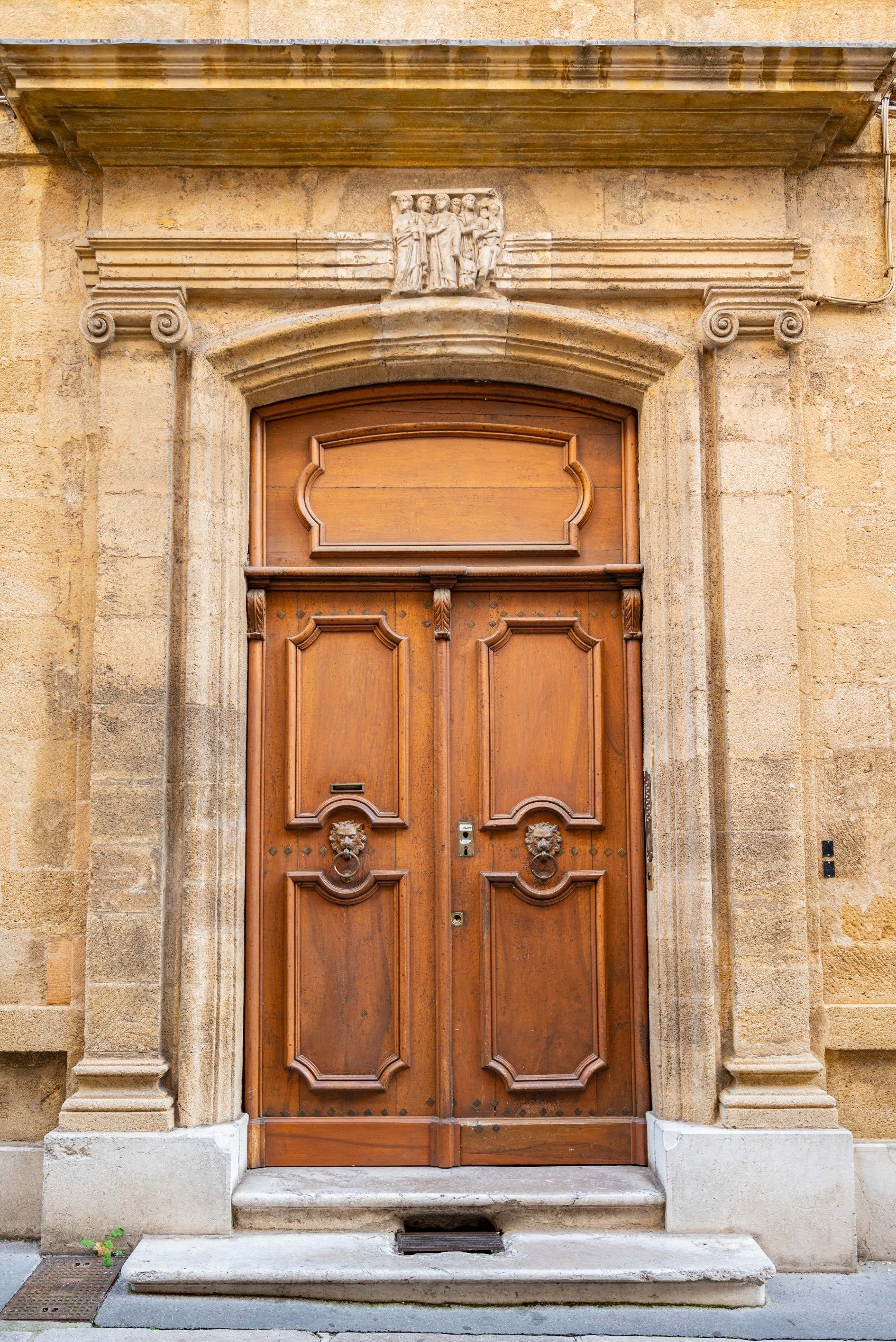 apartment 8 Rooms for sale on AIX EN PROVENCE (13100)