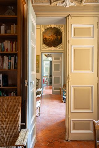 apartment 8 Rooms for sale on AIX EN PROVENCE (13100)