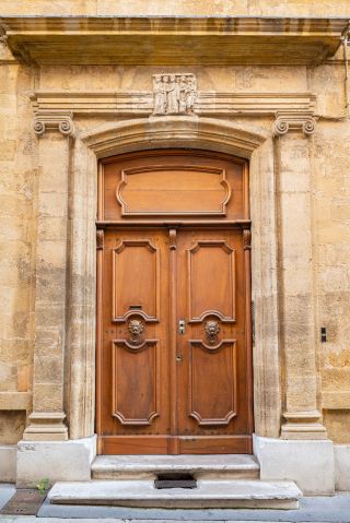 apartment 8 Rooms for sale on AIX EN PROVENCE (13100)