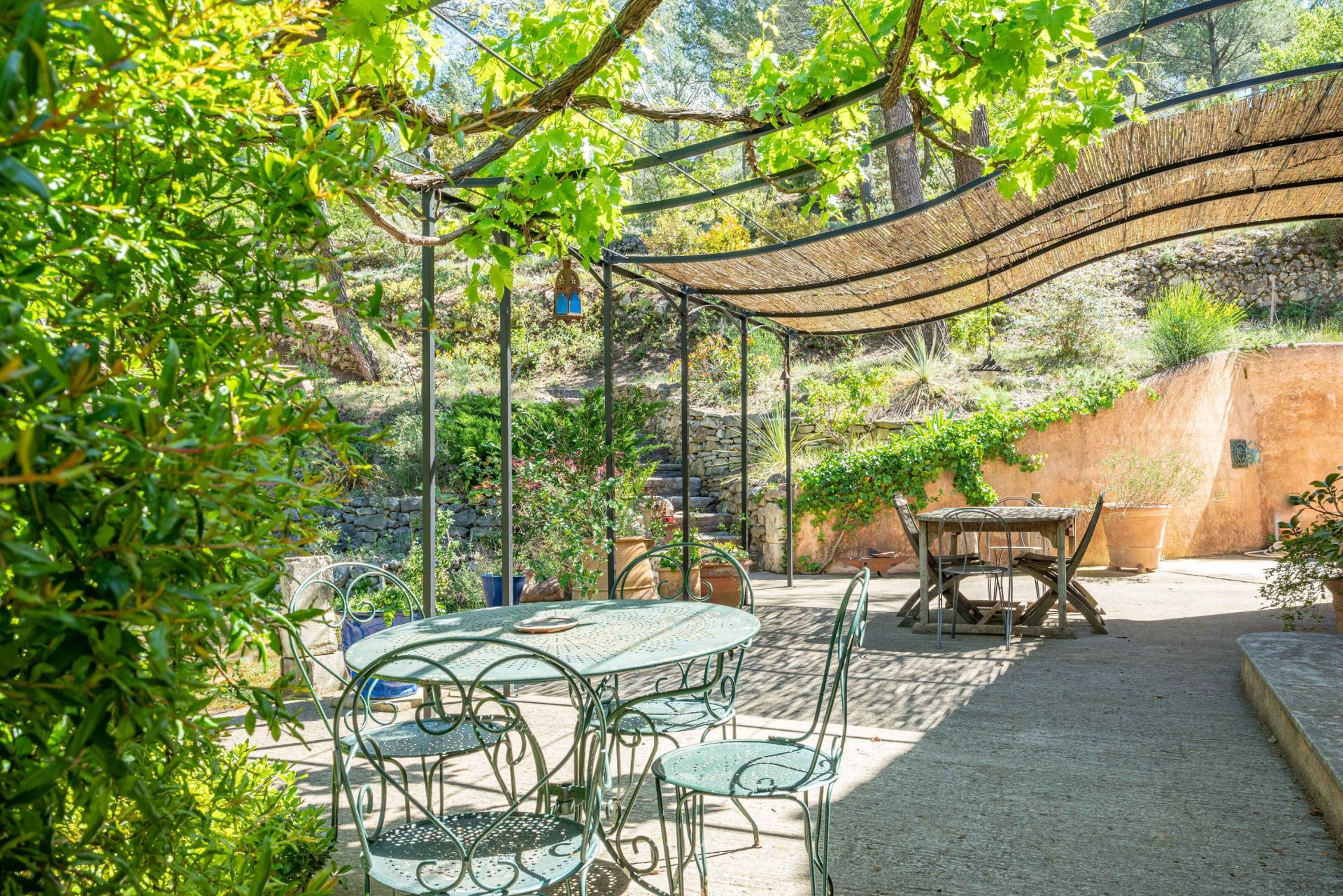 house 6 Rooms for sale on AIX EN PROVENCE (13100)