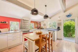 house 6 Rooms for sale on AIX EN PROVENCE (13100)