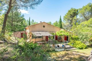house 6 Rooms for sale on AIX EN PROVENCE (13100)