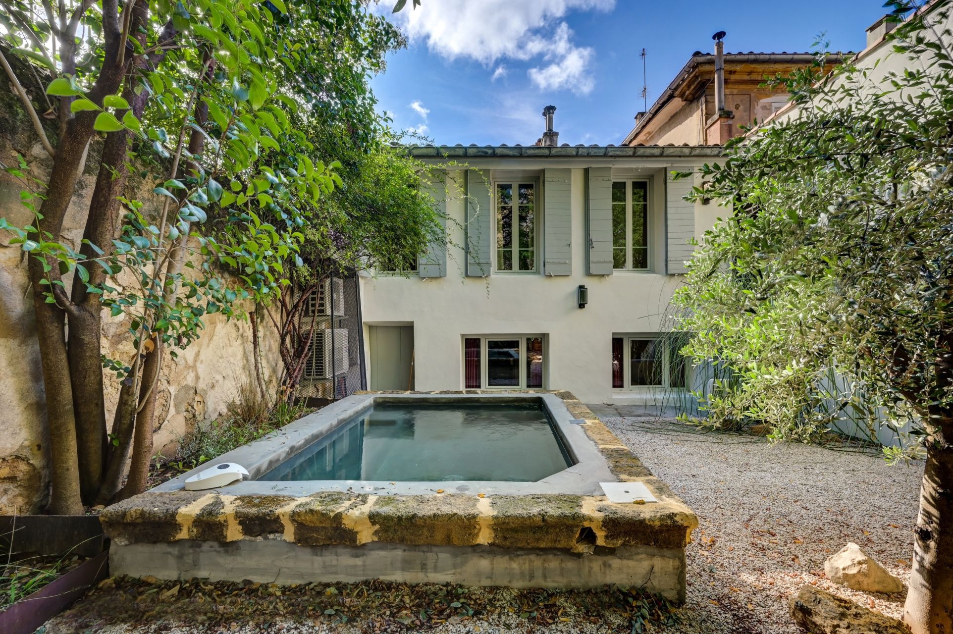 house 5 Rooms for sale on AIX EN PROVENCE (13100)