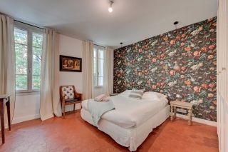 house 5 Rooms for sale on AIX EN PROVENCE (13100)