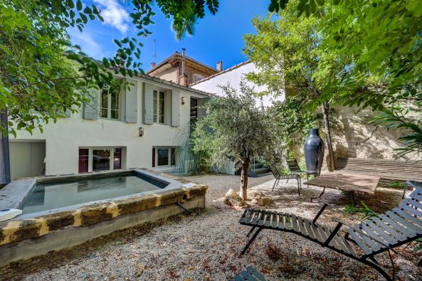 Sale House Aix-en-Provence 5&nbsp;Rooms 160&nbsp;m²
