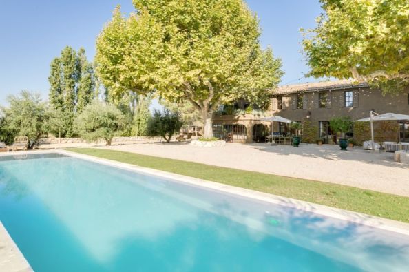 Location Maison Aix-en-Provence 23&nbsp;Pièces 620&nbsp;m²