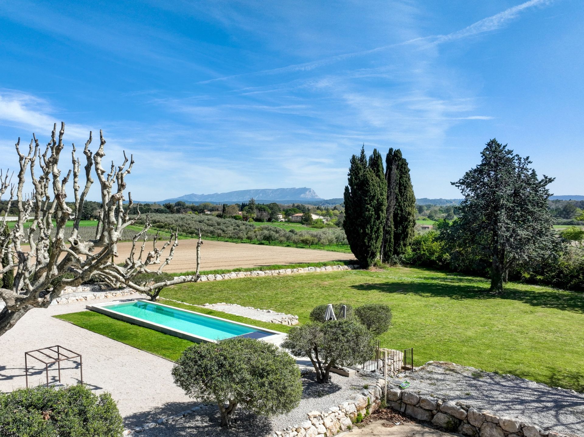 maison 15 Pièces en location sur AIX EN PROVENCE (13100)