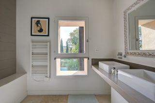 house 5 Rooms for sale on LE THOLONET (13100)