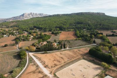 Vente Maison Beaurecueil 20 Pièces 1300 m²