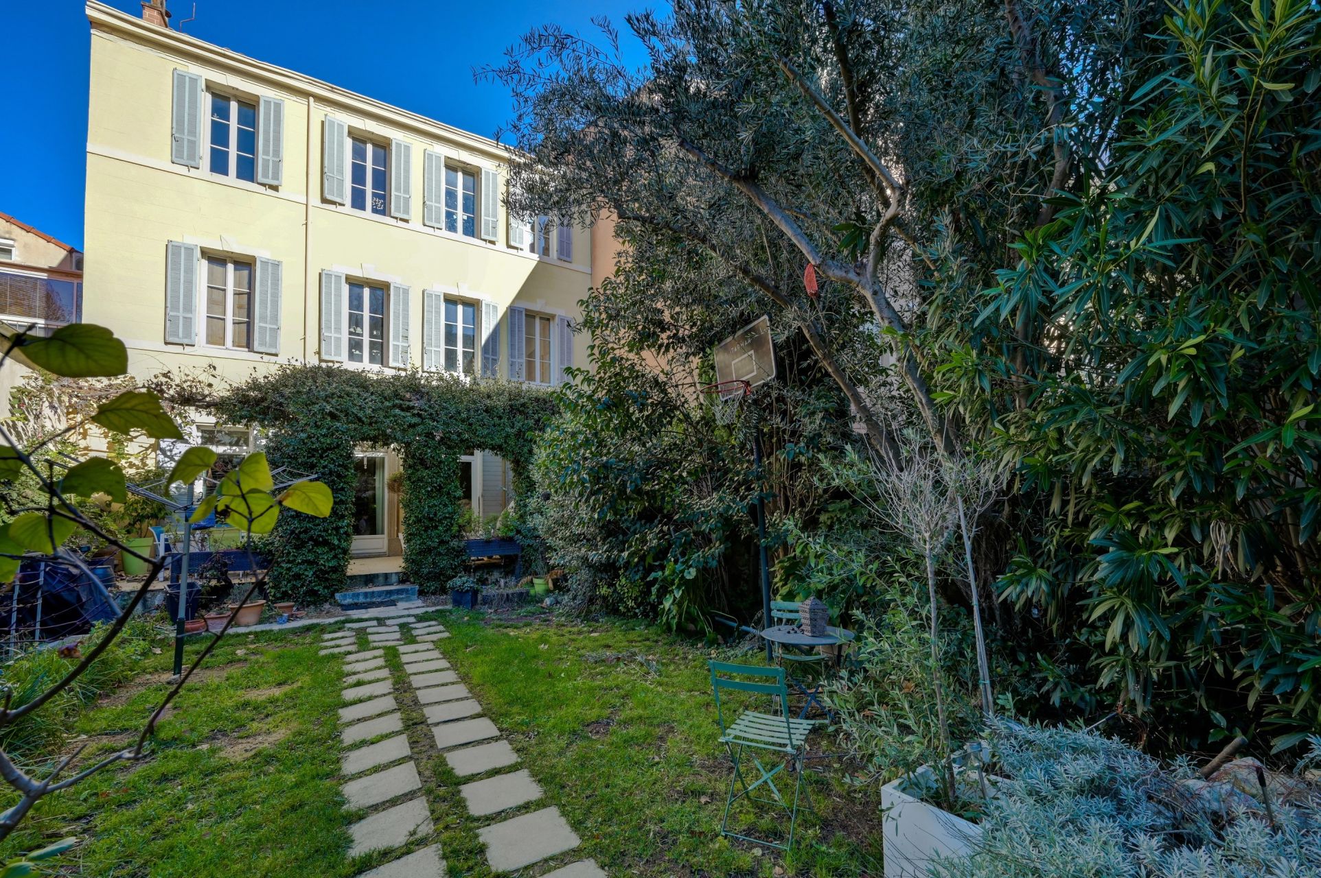maison 10 Pièces en vente sur AIX EN PROVENCE (13100)