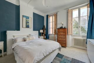 house 10 Rooms for sale on AIX EN PROVENCE (13100)