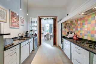 house 10 Rooms for sale on AIX EN PROVENCE (13100)