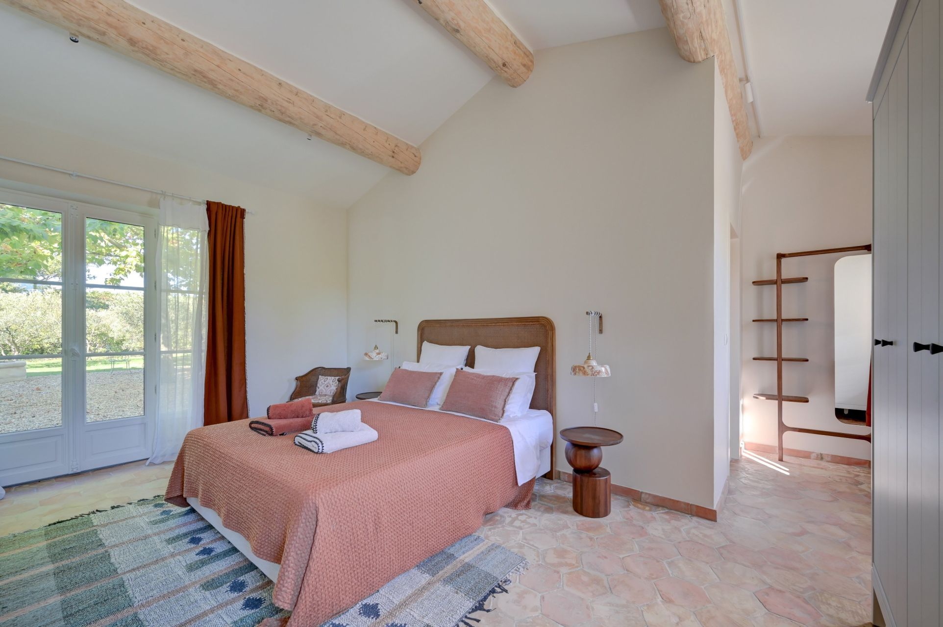 bastide 9 Rooms for seasonal rent on LE PUY STE REPARADE (13610)