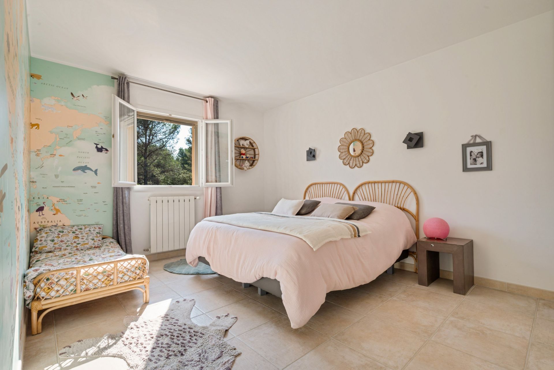 house 7 Rooms for sale on AIX EN PROVENCE (13100)