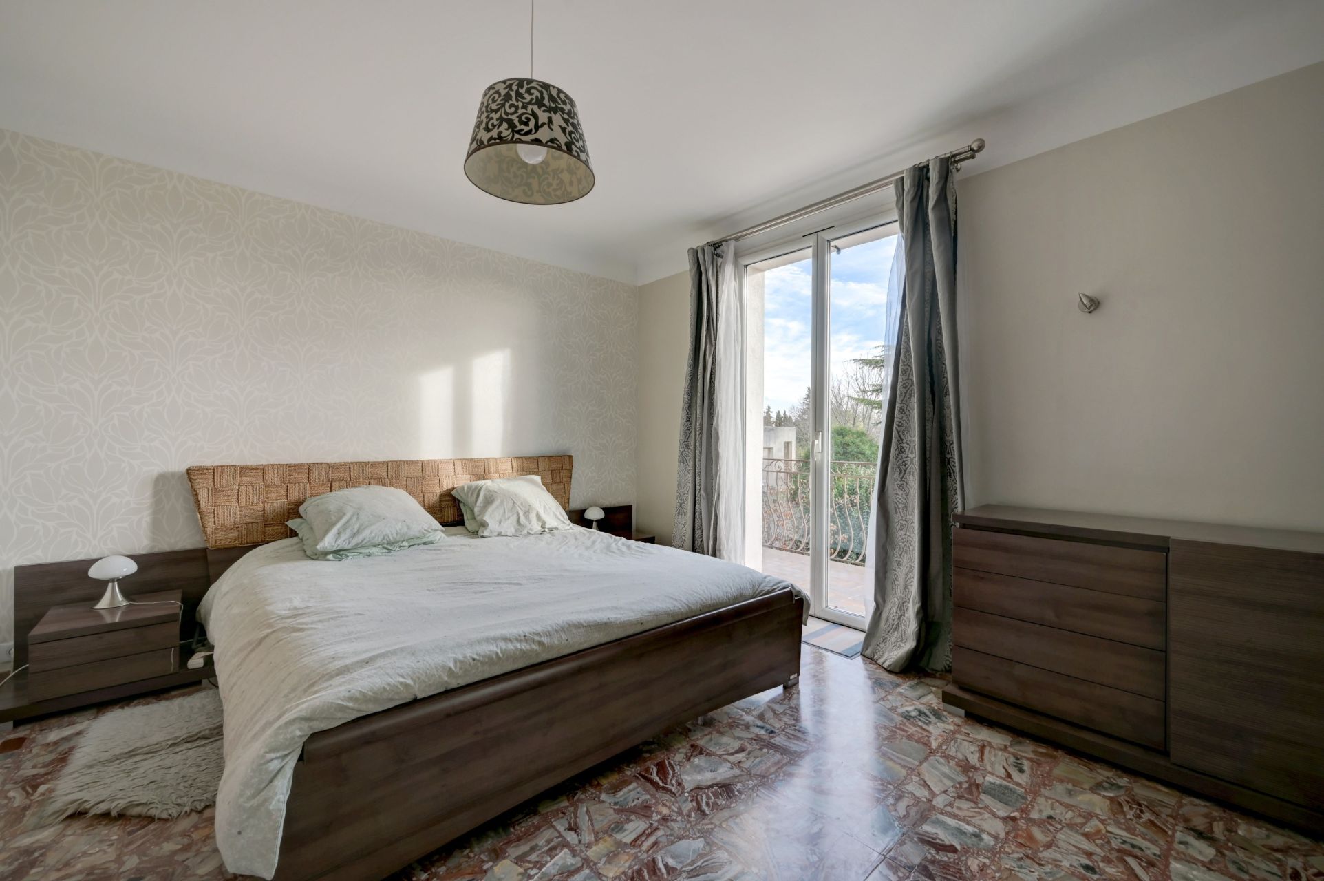 house 8 Rooms for sale on AIX EN PROVENCE (13100)