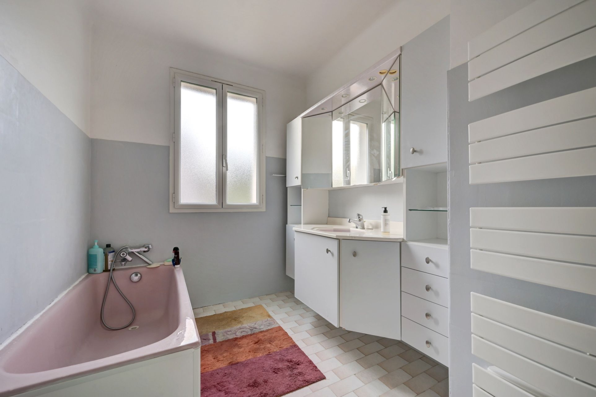 house 8 Rooms for sale on AIX EN PROVENCE (13100)