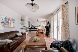 house 8 Rooms for sale on AIX EN PROVENCE (13100)