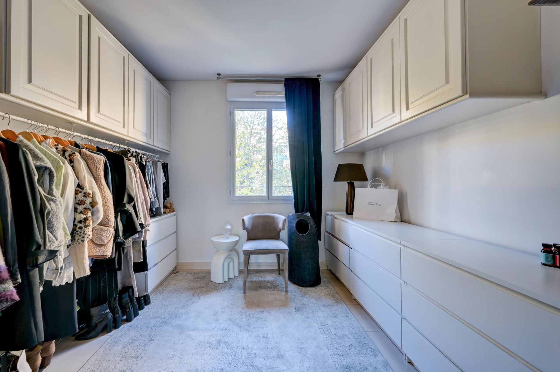 apartment 5 Rooms for sale on AIX EN PROVENCE (13100)