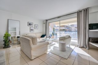 apartment 5 Rooms for sale on AIX EN PROVENCE (13100)