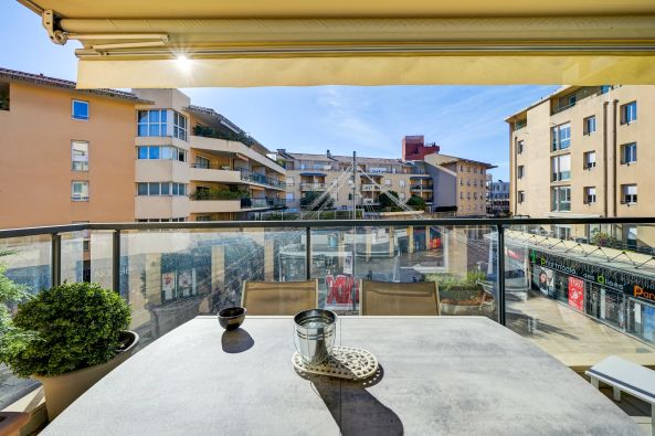 Vente Appartement Aix-en-Provence 5&nbsp;Pièces 104&nbsp;m²