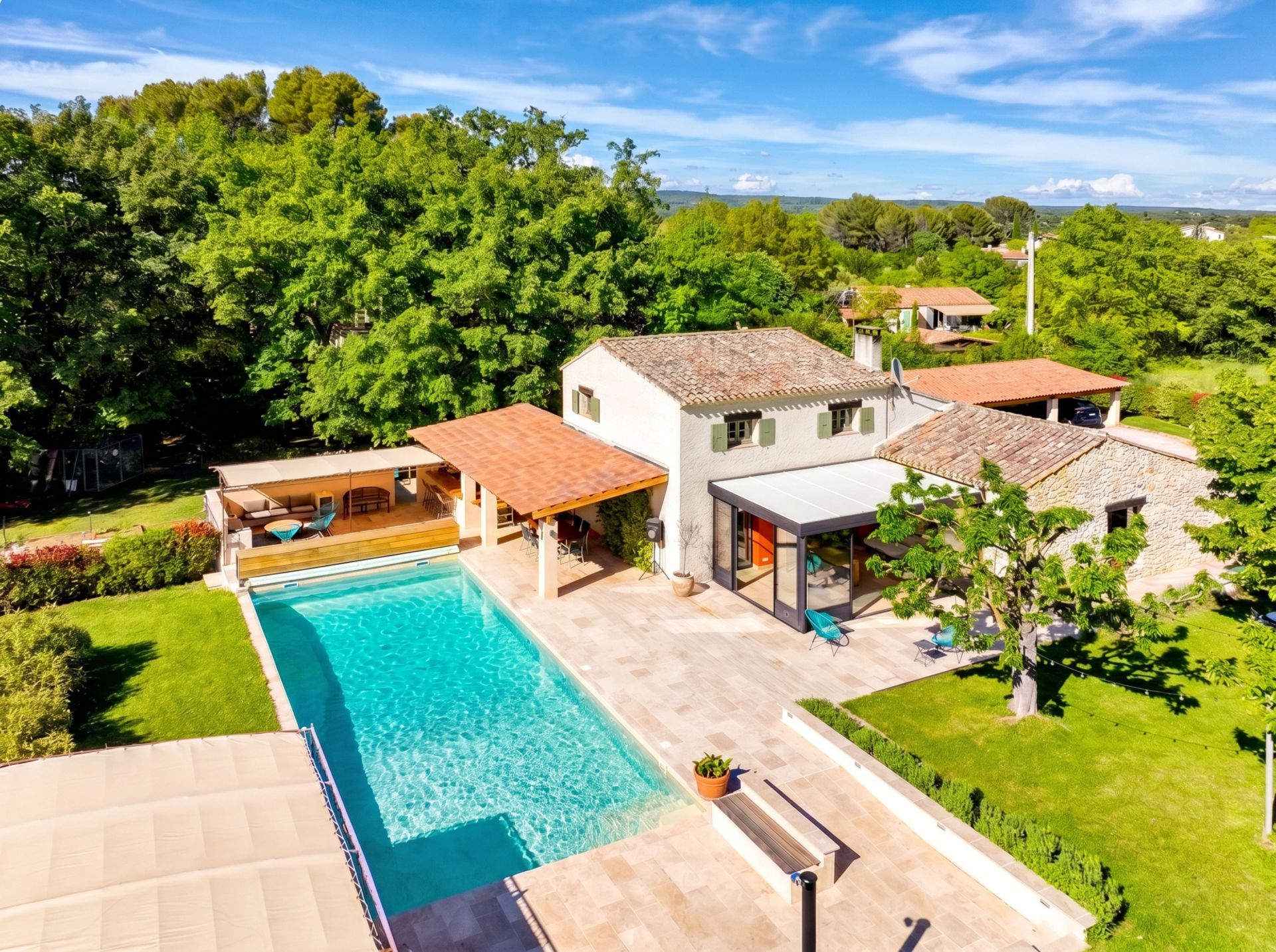 house 10 Rooms for sale on AIX EN PROVENCE (13100)