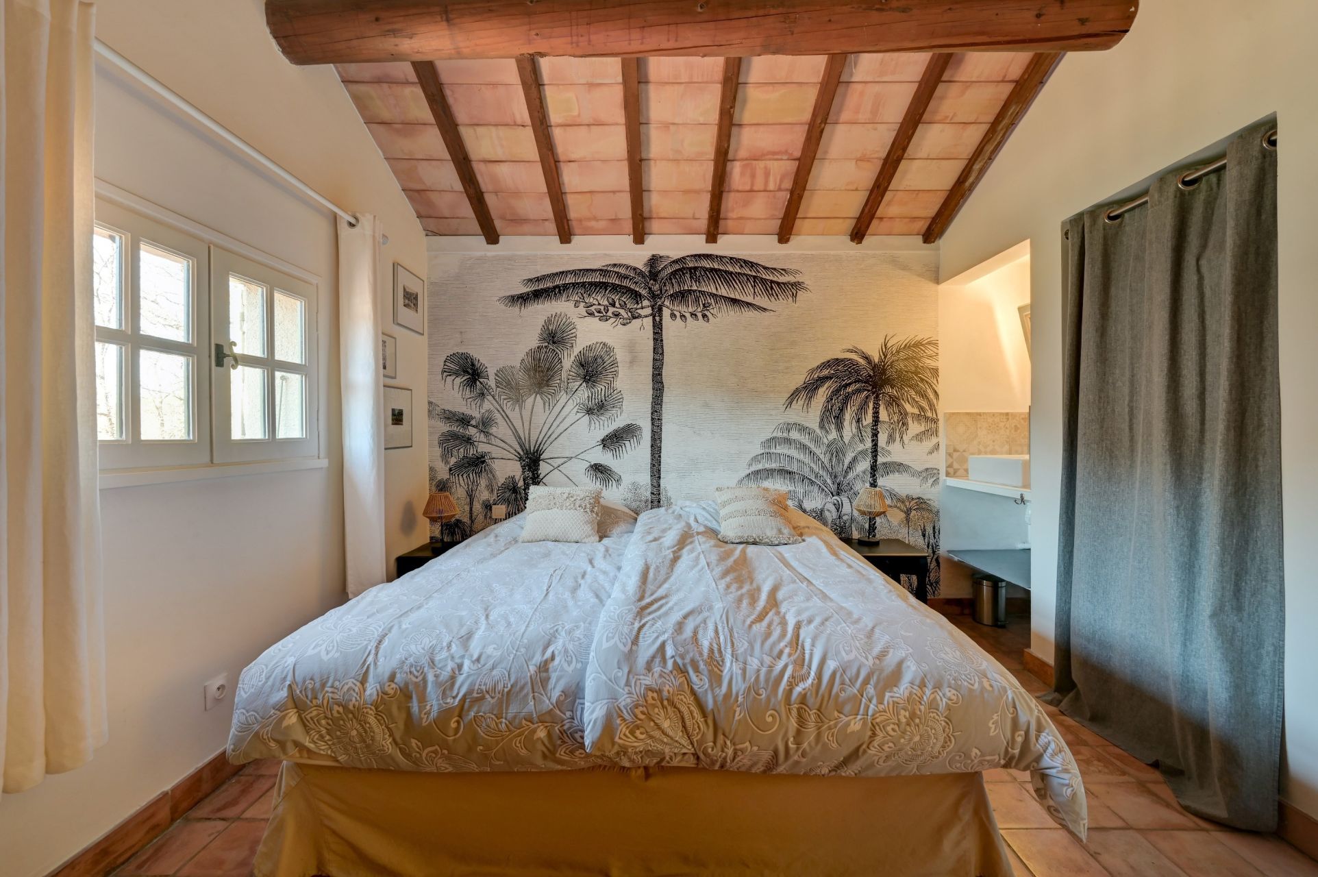 house 10 Rooms for sale on AIX EN PROVENCE (13100)