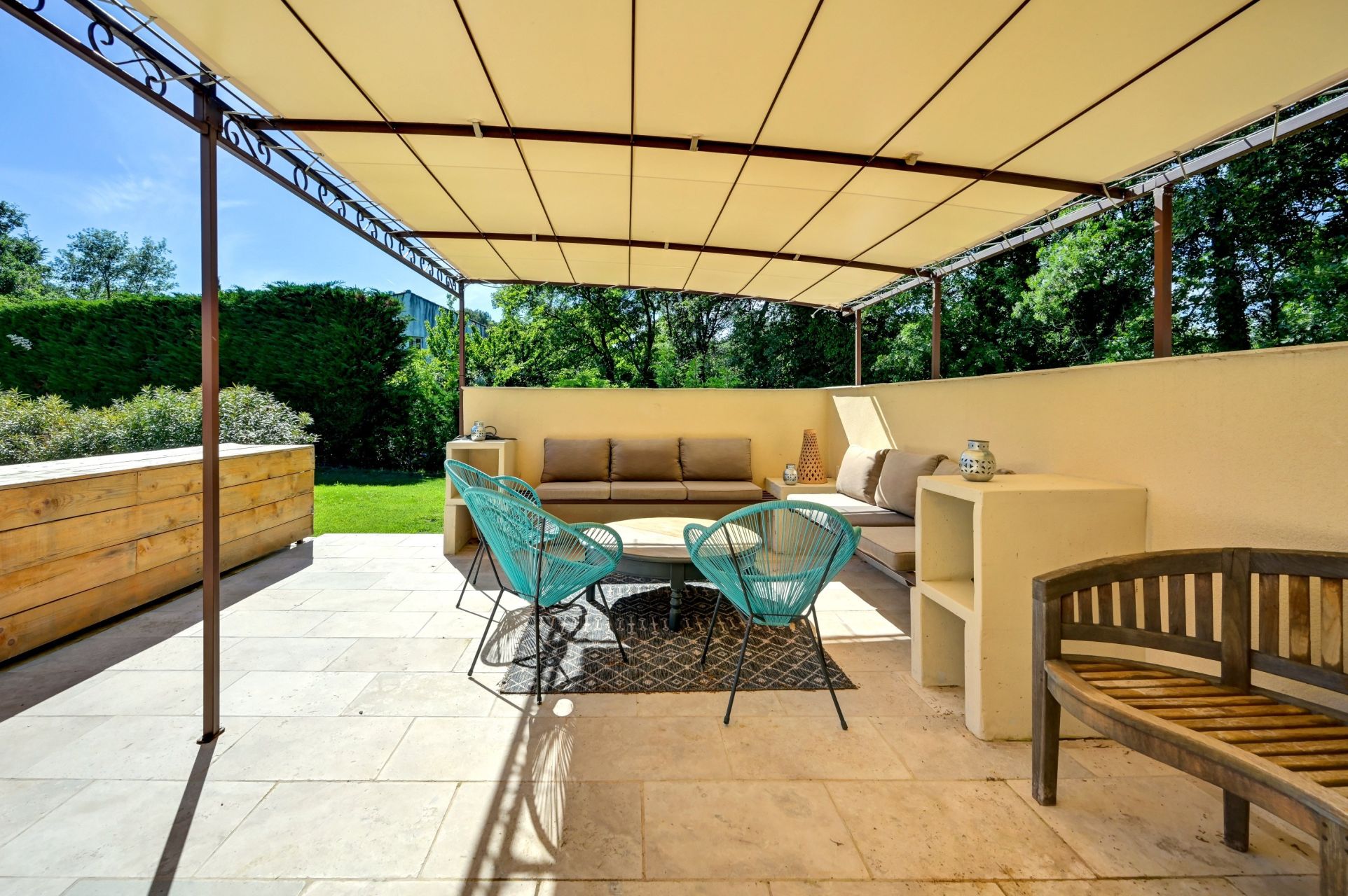 house 10 Rooms for sale on AIX EN PROVENCE (13100)