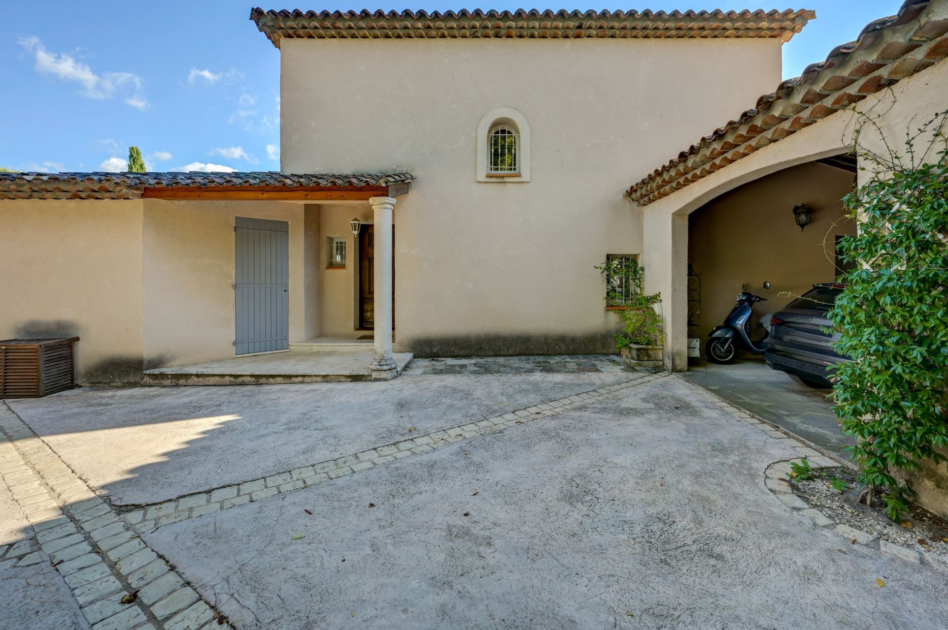 maison 5 Pièces en vente sur EGUILLES (13510)