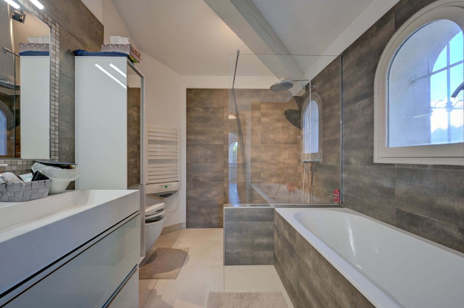 maison 5 Pièces en vente sur EGUILLES (13510)