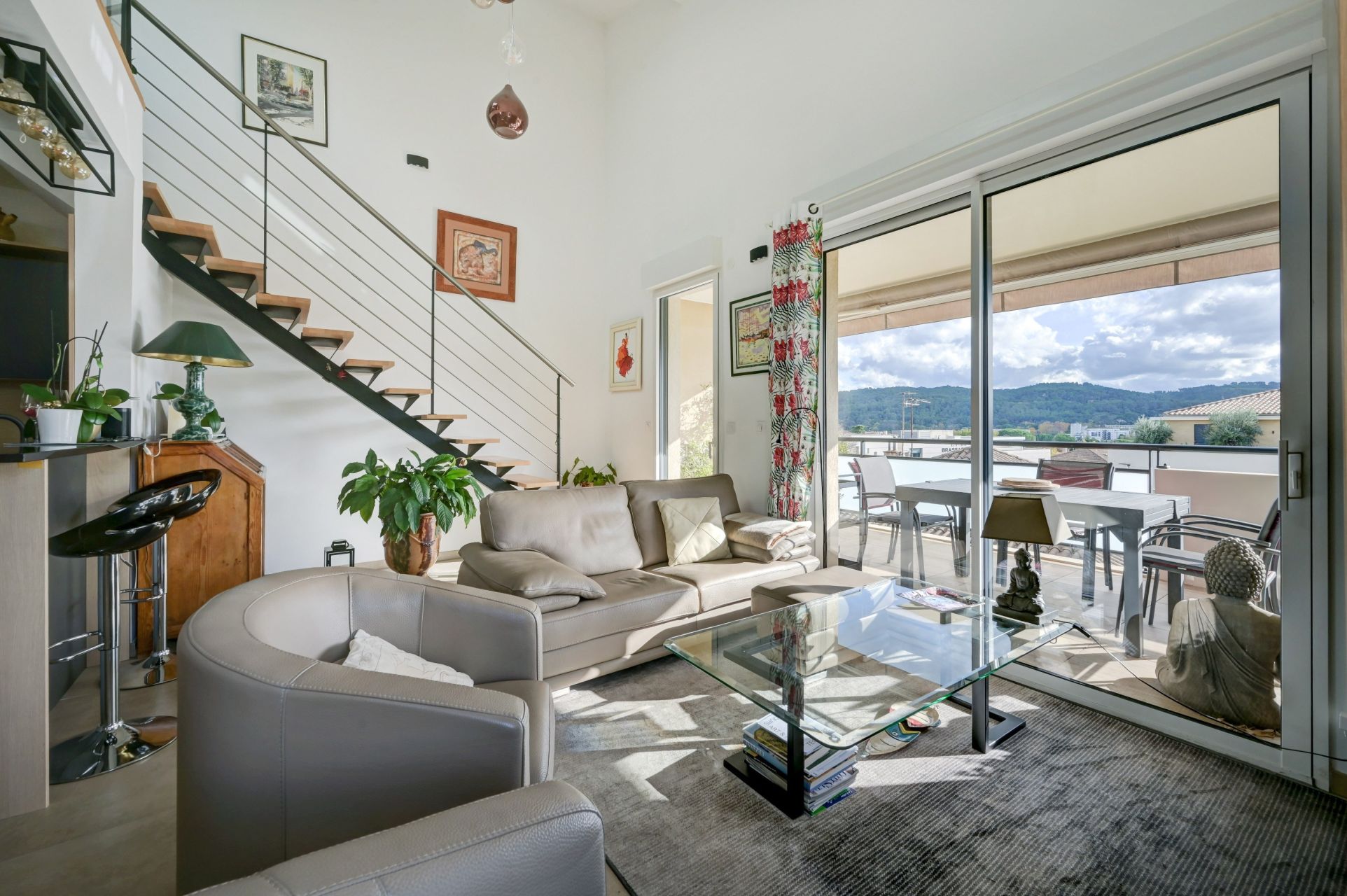 apartment 4 Rooms for sale on AIX EN PROVENCE (13090)