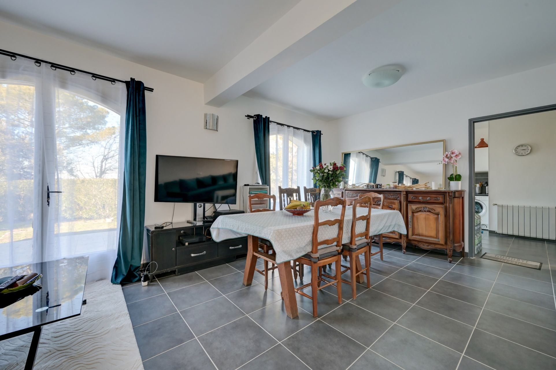 maison 8 Pièces en vente sur EGUILLES (13510)