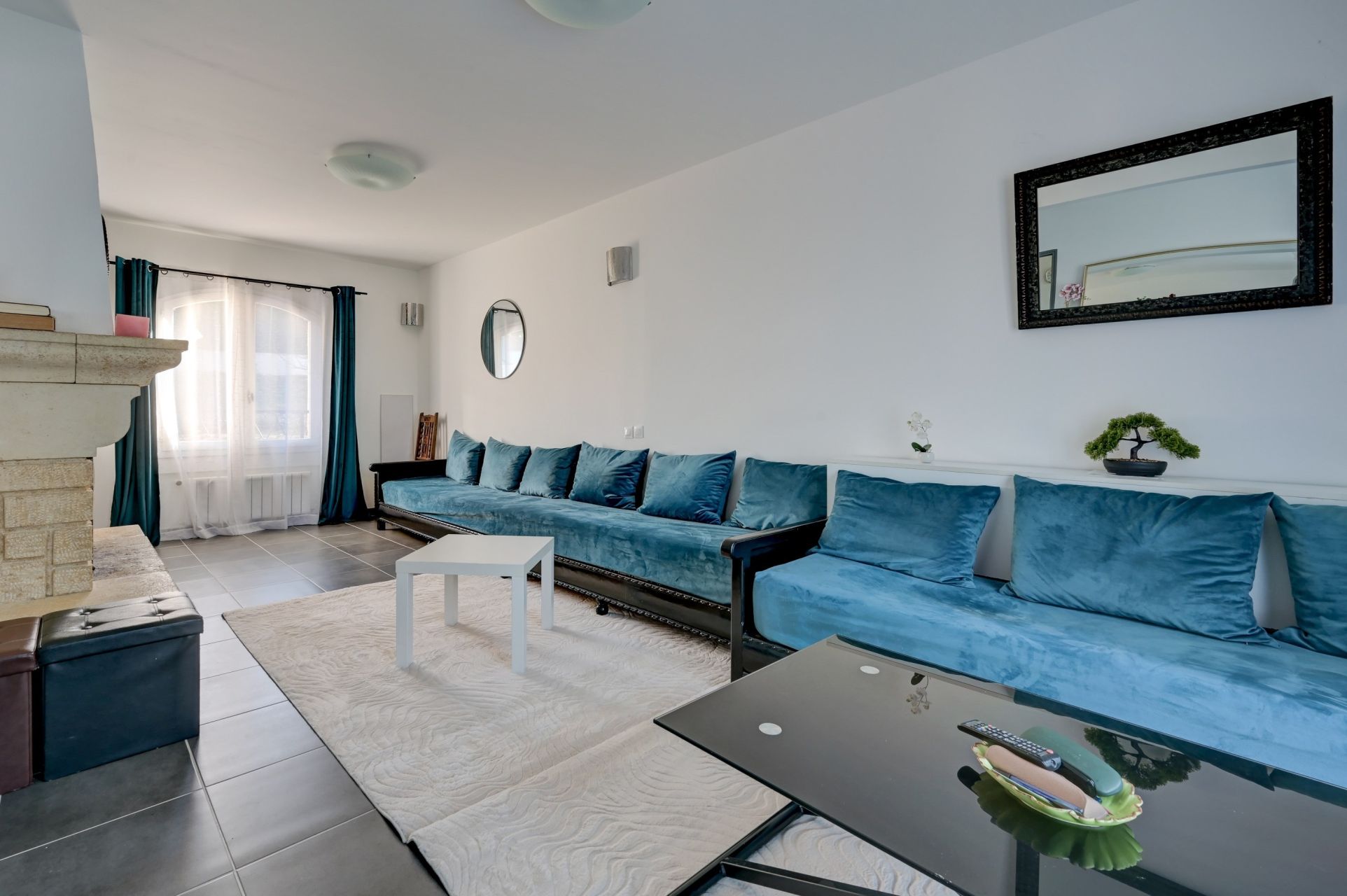 maison 8 Pièces en vente sur EGUILLES (13510)